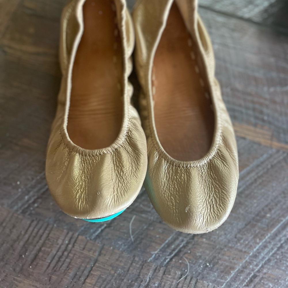 GOLD Tieks Leather Women's Ballet Flats.. turquoise trim.